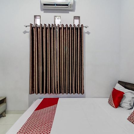 Oyo 91243 Bina Syariah Guest House Cirebon Kültér fotó